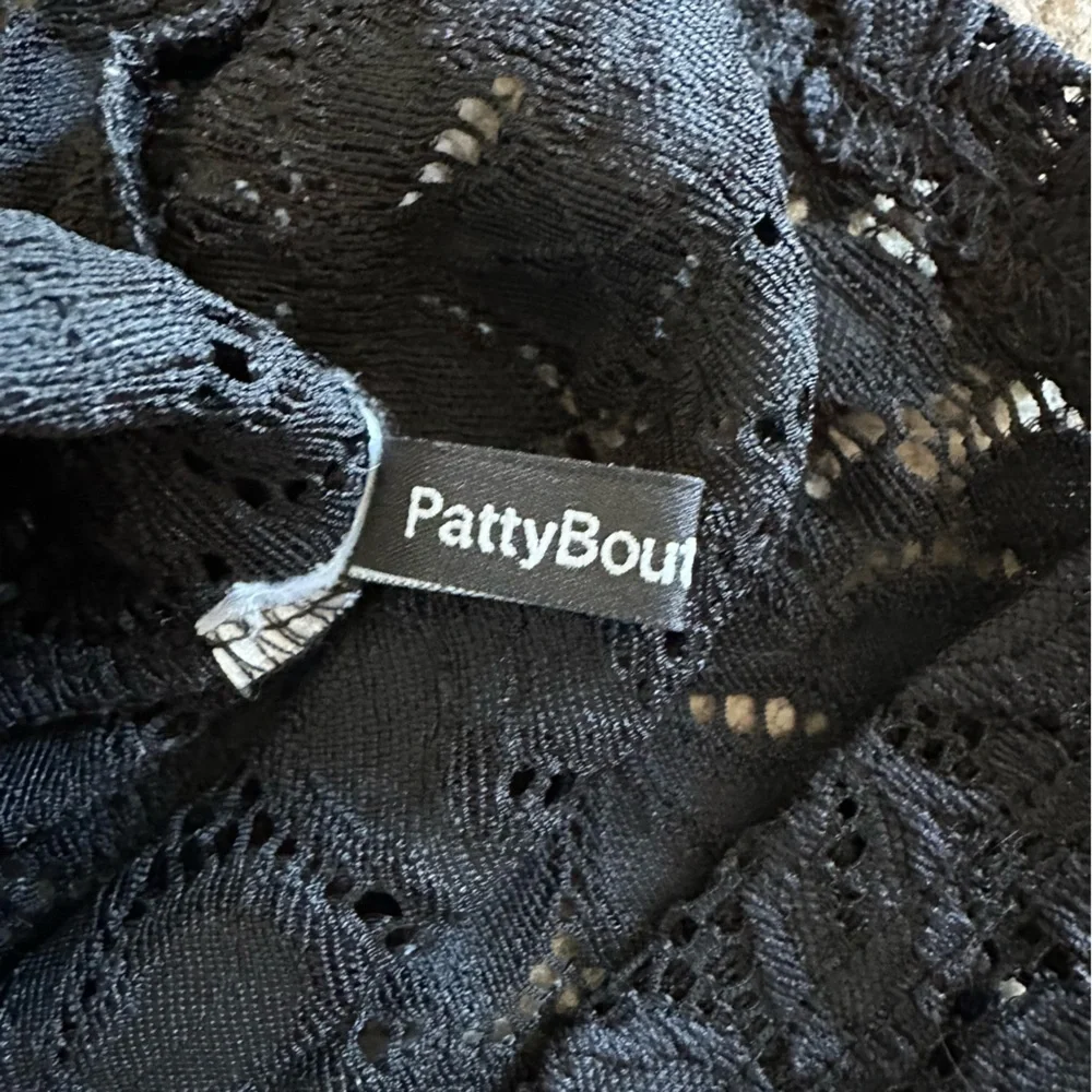 Sheer Black Lace Long Sleeve Top Floral Scalloped Neck Size S - Picture 7 of 8